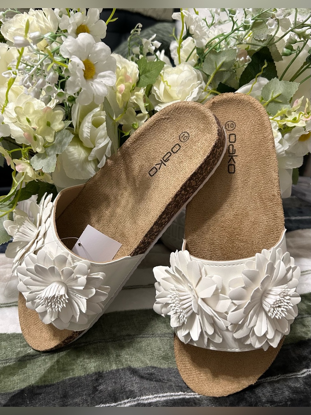 NWT OAKO White Floral Slide Clogs for Women Size 10